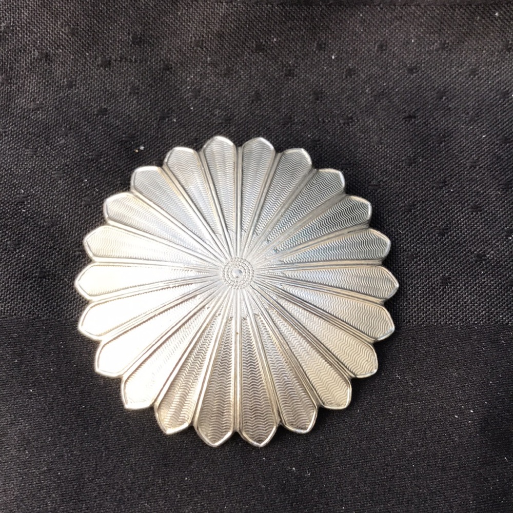 Vintage Silver Tone Daisy Scarf Clip